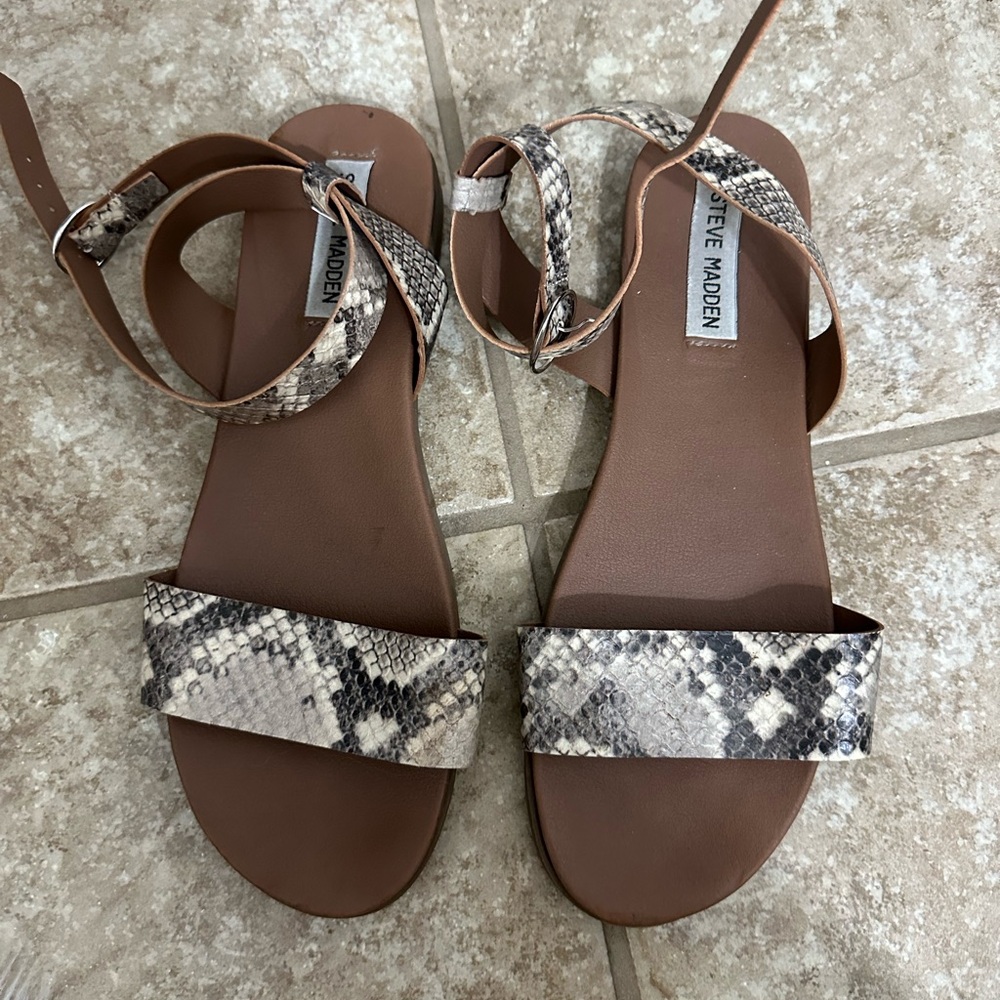 Steve Madden Brown Sandals with Snake-Print Straps and Ankle Tie
